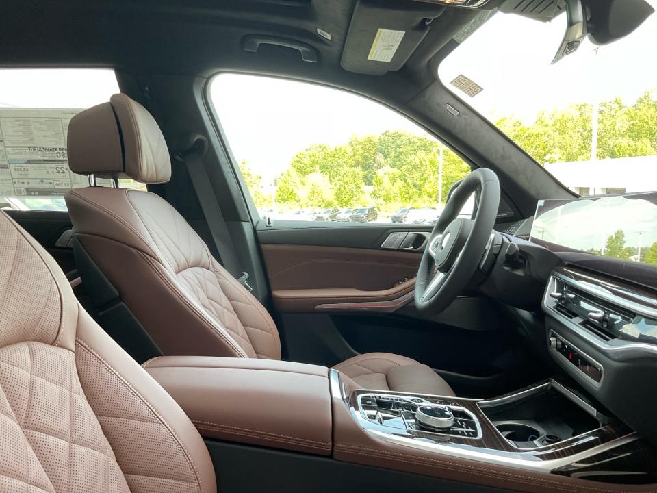 2027 BMW X7 xDrive40i