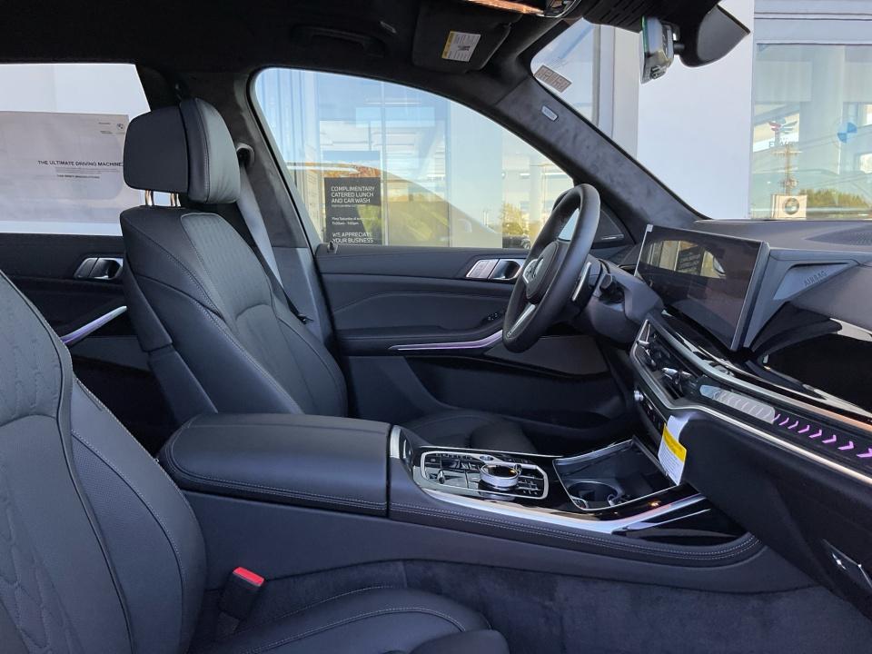 2027 BMW X7 xDrive40i