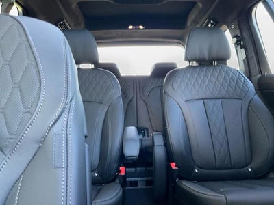 2027 BMW X7 xDrive40i