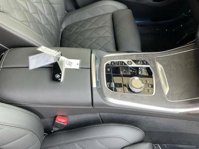 2027 BMW X7 xDrive40i