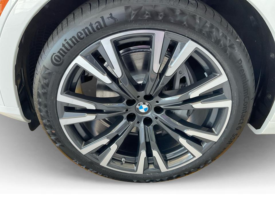 2027 BMW X7 xDrive40i