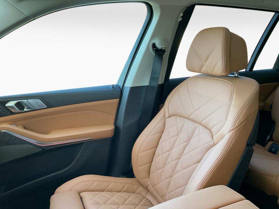 2027 BMW X7 xDrive40i