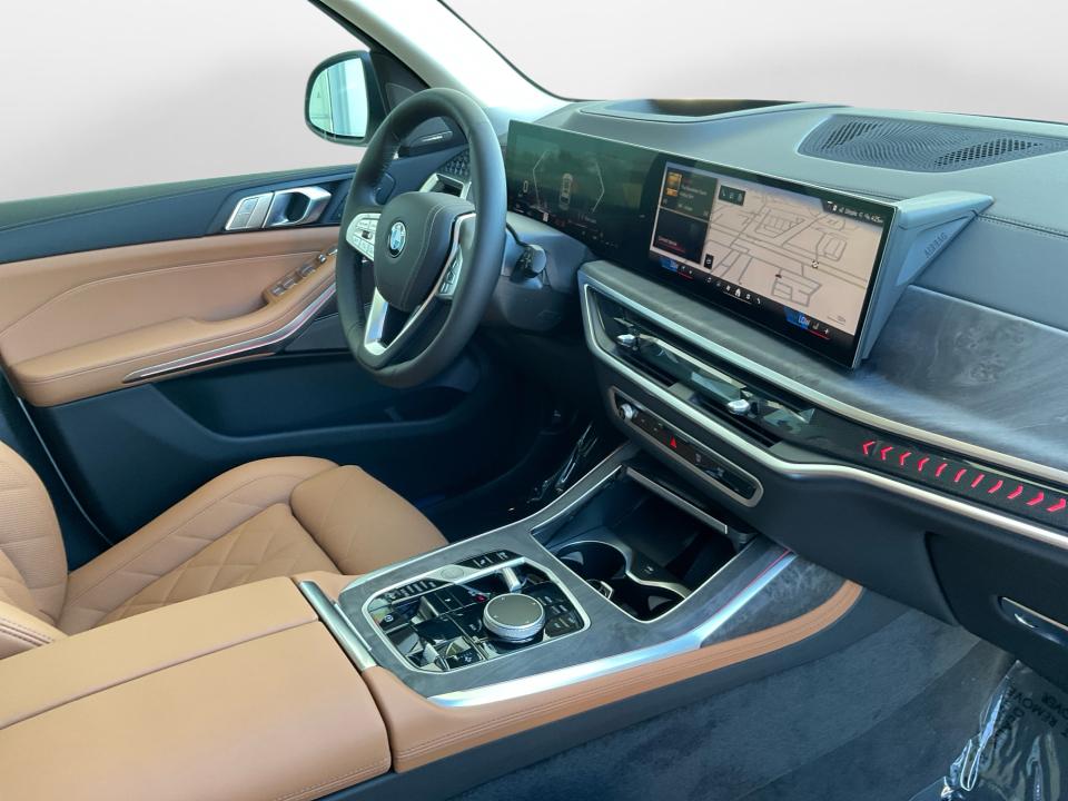 2027 BMW X7 xDrive40i