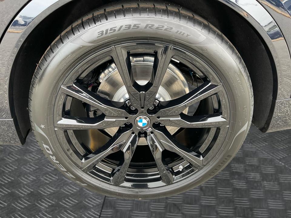 2027 BMW X7 xDrive40i