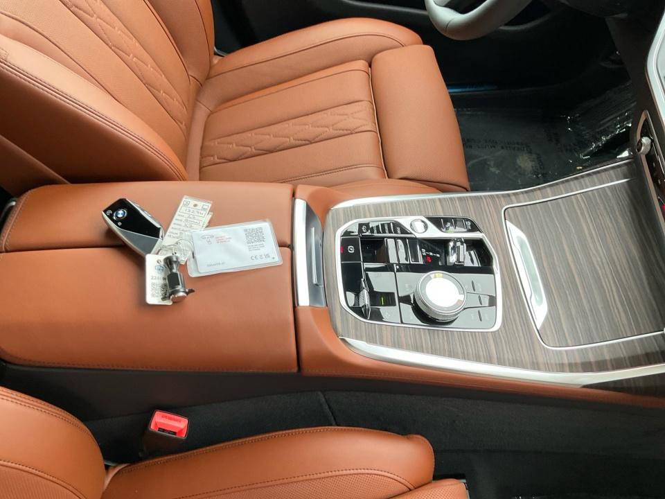 2027 BMW X7 xDrive40i