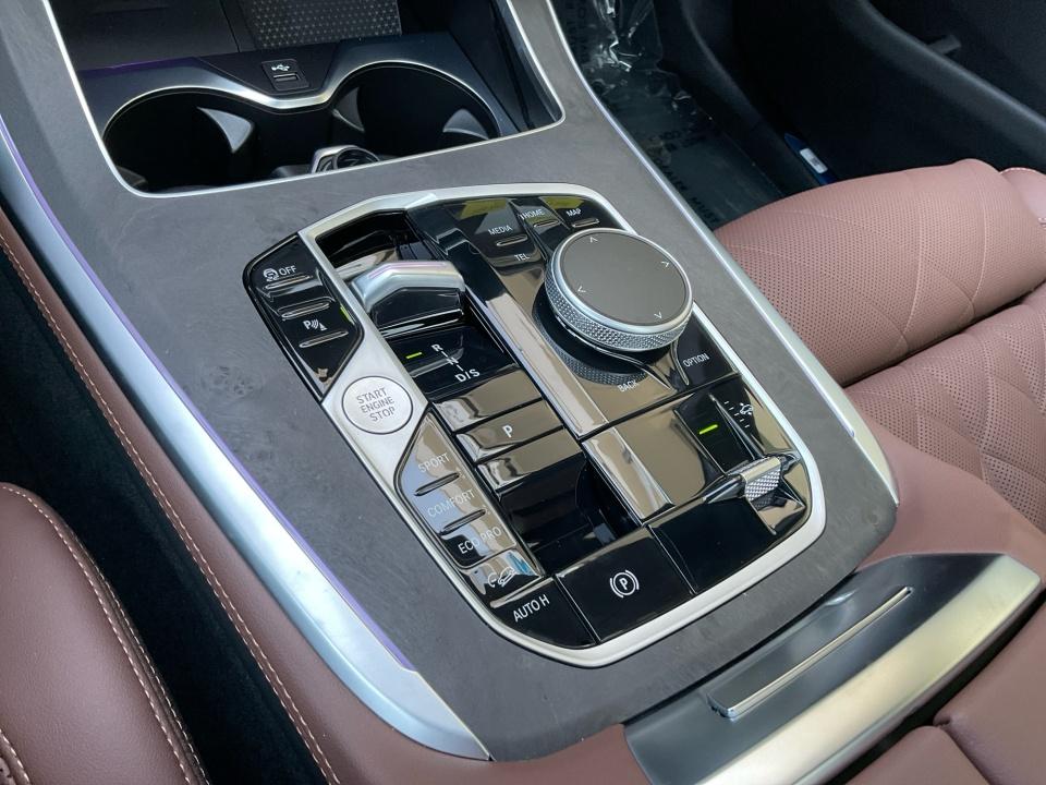 2027 BMW X7 xDrive40i