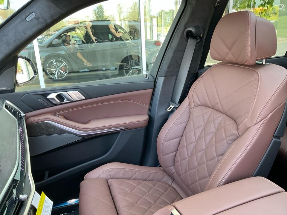 2027 BMW X7 xDrive40i
