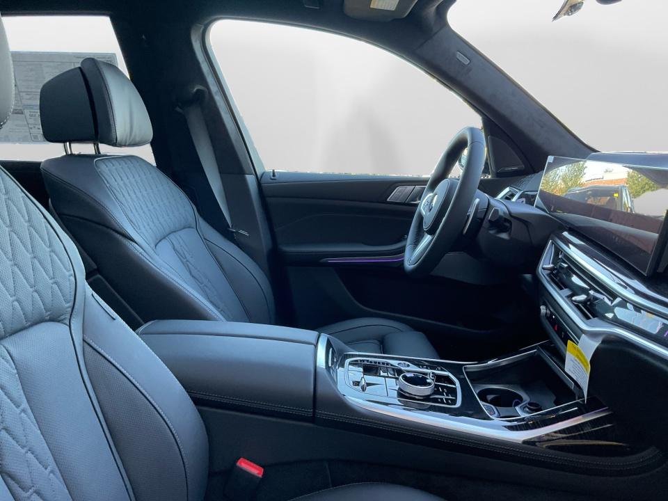 2027 BMW X7 xDrive40i