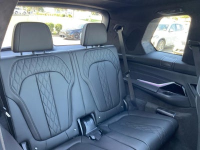 2027 BMW X7 xDrive40i