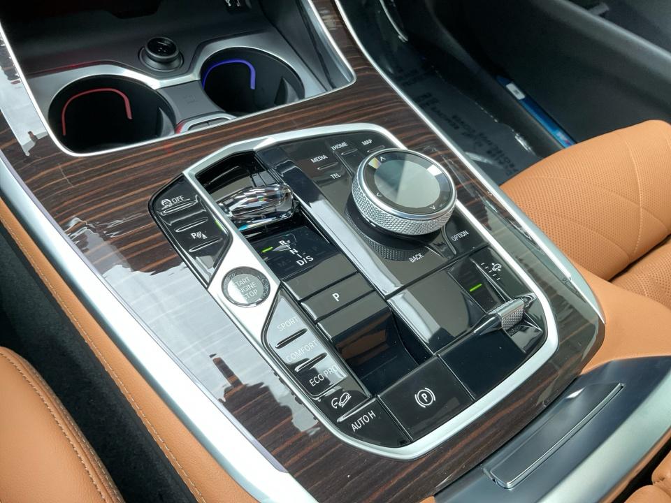 2027 BMW X7 xDrive40i