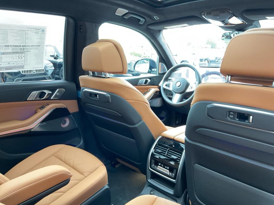 2027 BMW X7 xDrive40i