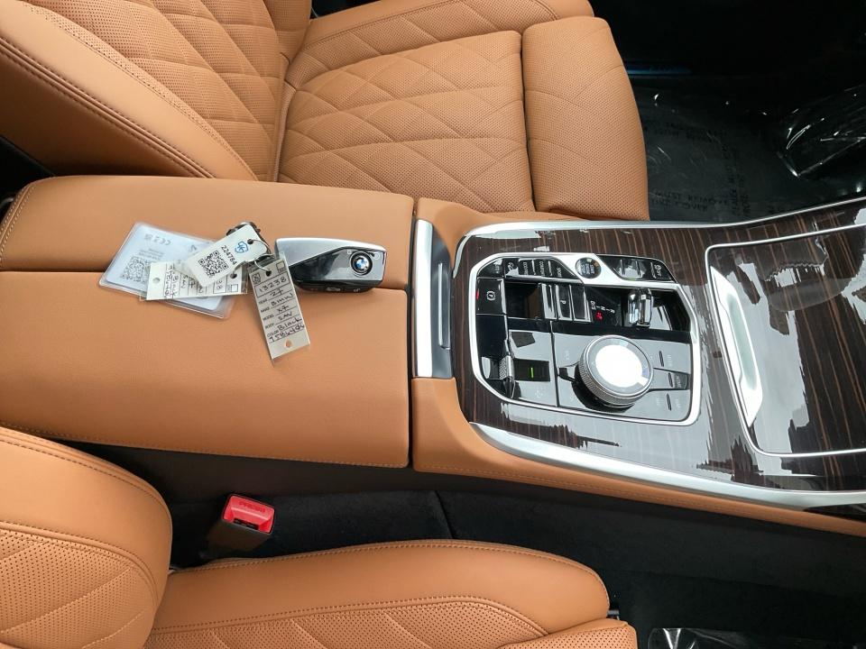 2027 BMW X7 xDrive40i