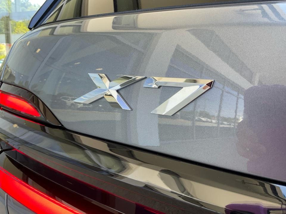 2027 BMW X7 xDrive40i