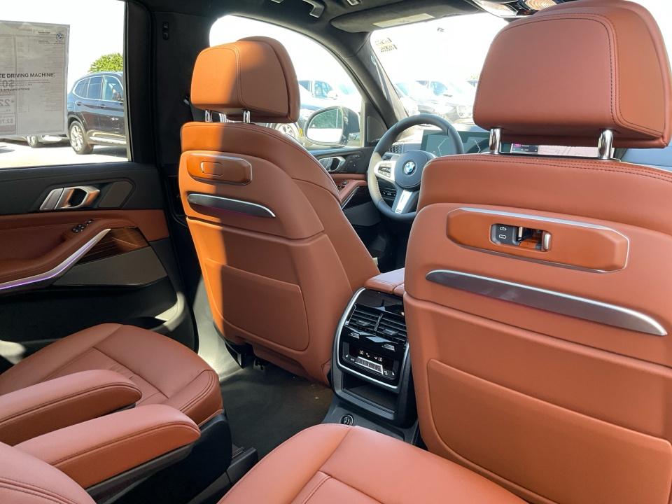 2027 BMW X7 xDrive40i