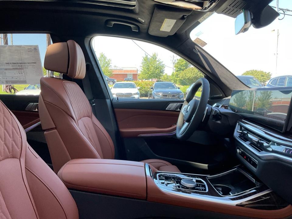 2027 BMW X7 xDrive40i
