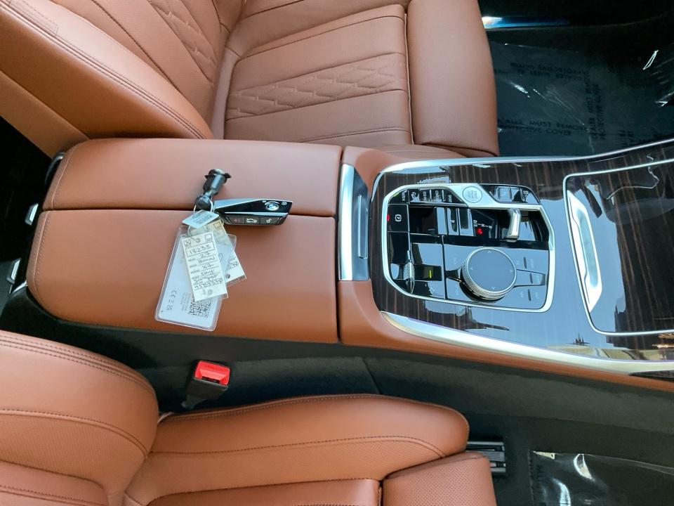 2027 BMW X7 xDrive40i