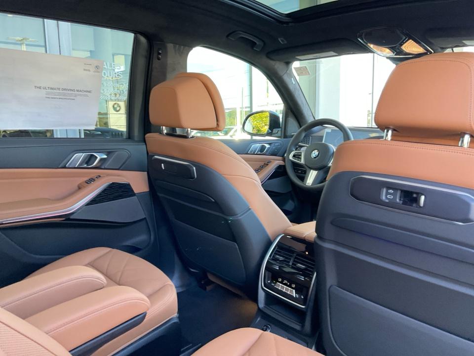 2027 BMW X7 xDrive40i