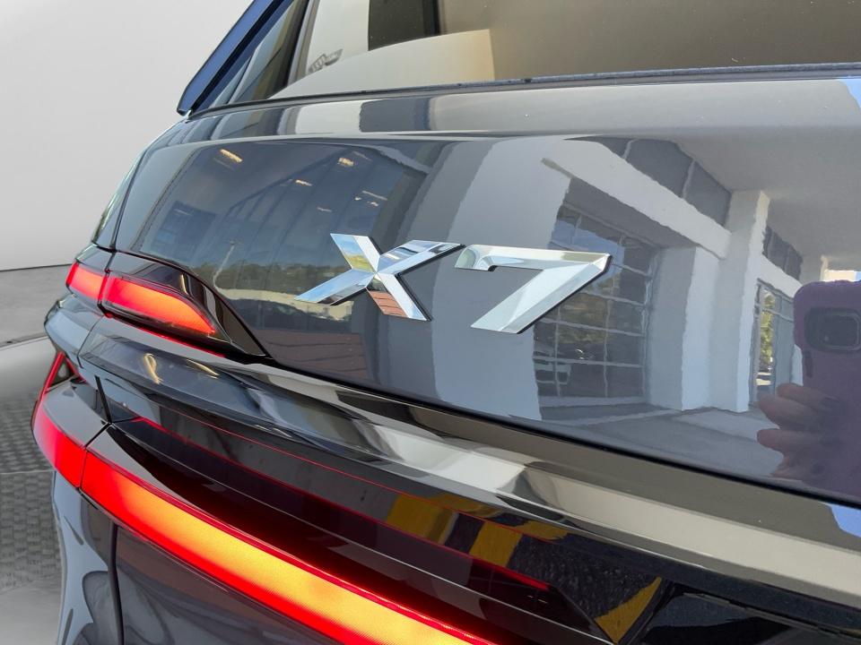 2027 BMW X7 xDrive40i