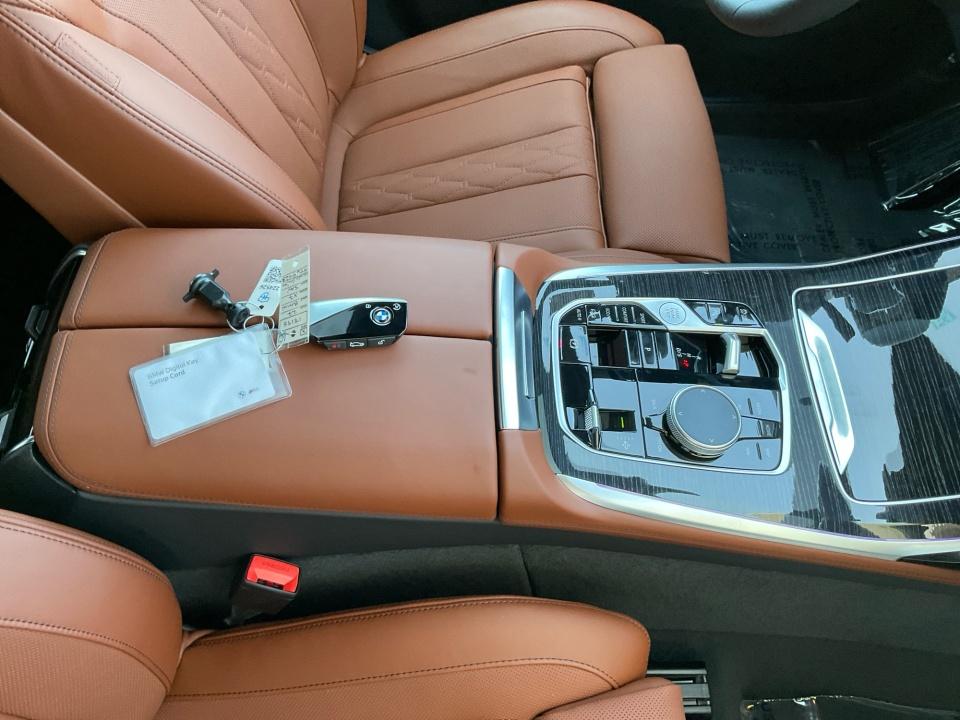 2027 BMW X7 xDrive40i