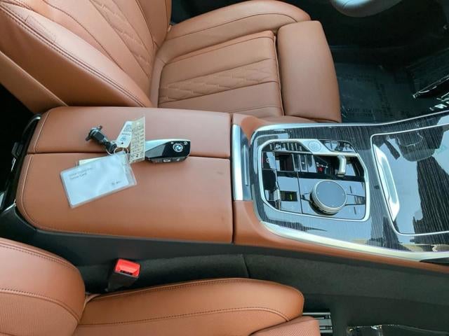 2027 BMW X7 xDrive40i