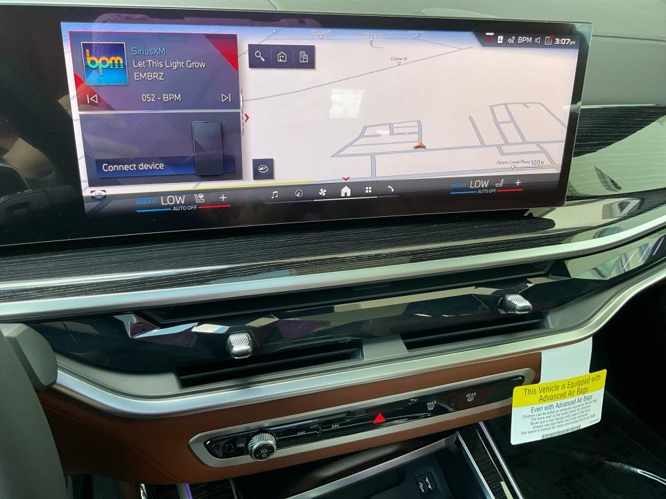2027 BMW X7 M60i