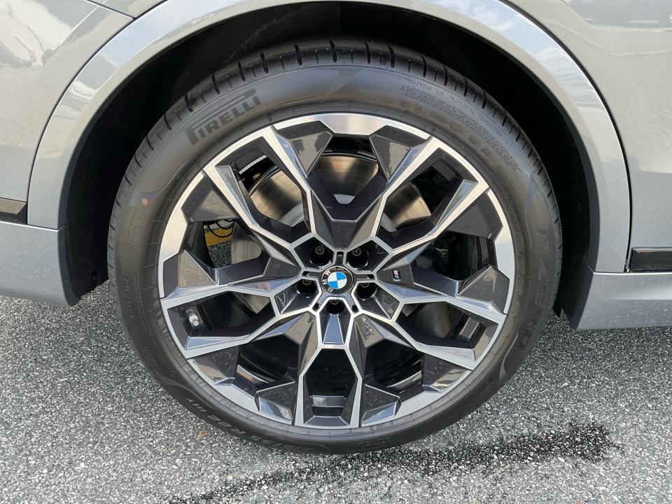 2027 BMW X7 M60i