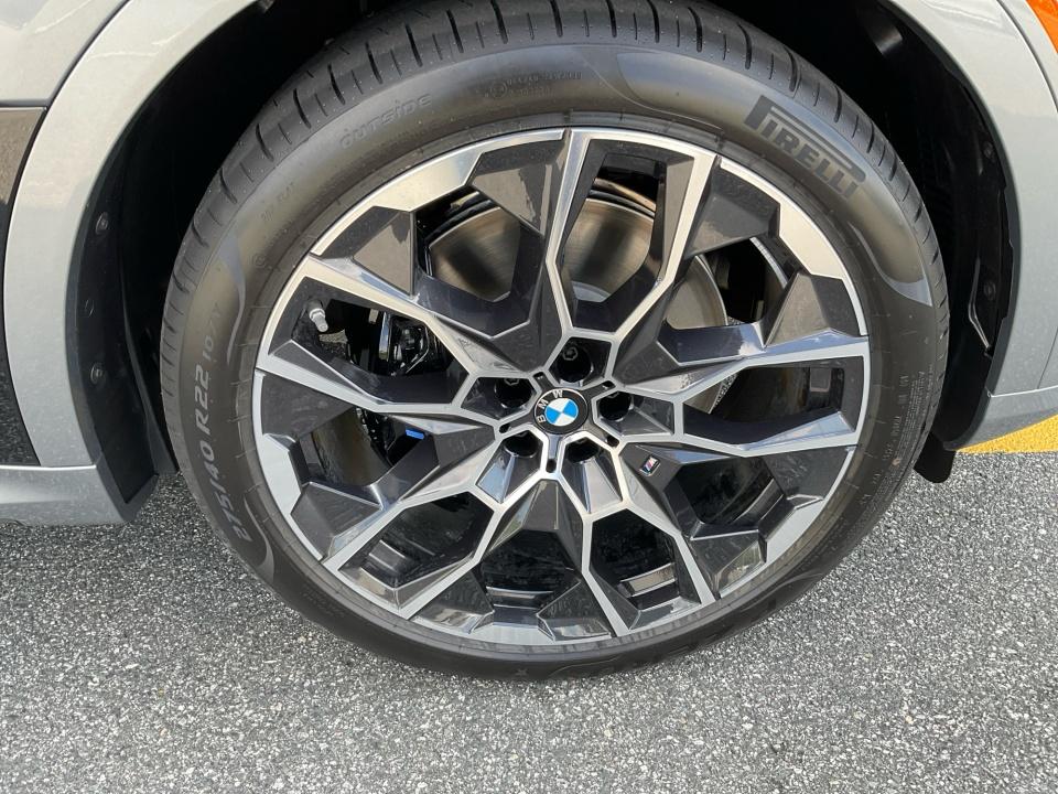 2027 BMW X7 M60i