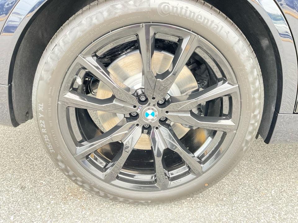 2027 BMW X7 M60i