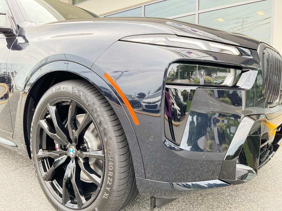 2027 BMW X7 M60i