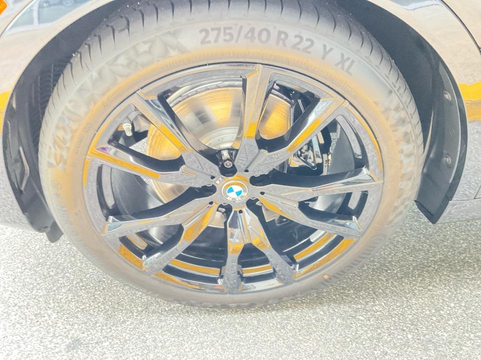 2027 BMW X7 M60i