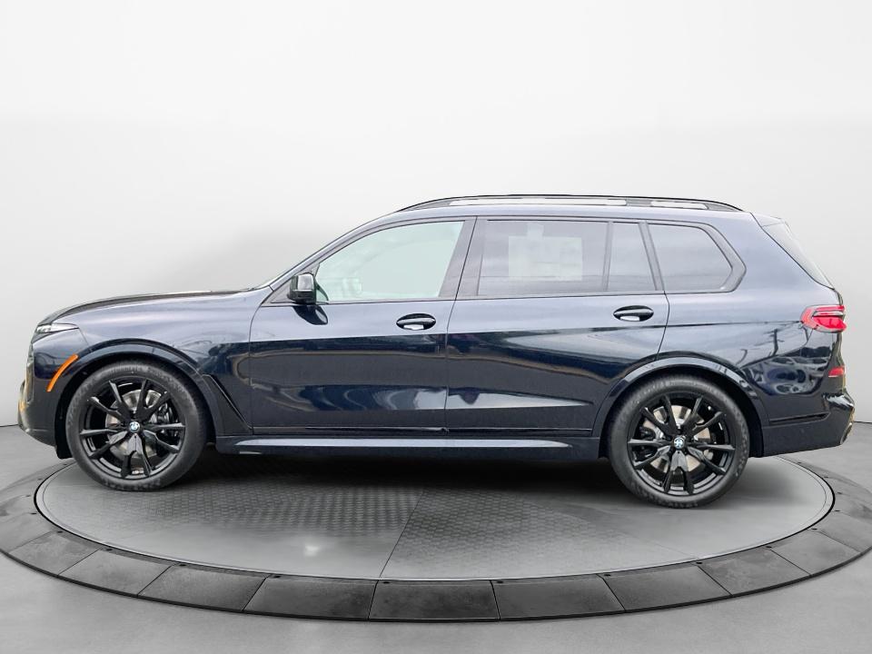2027 BMW X7 M60i