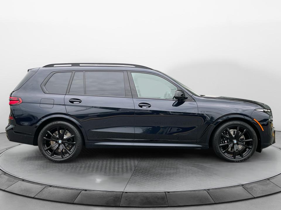 2027 BMW X7 M60i