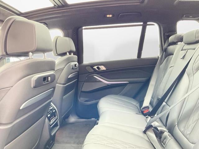 2027 BMW X7 M60i