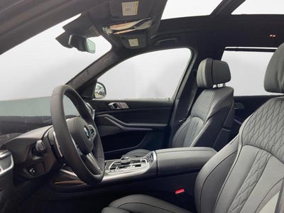 2027 BMW X7 M60i