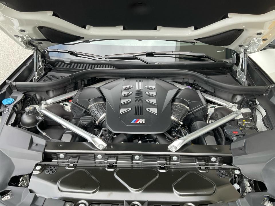 2027 BMW X7 M60i
