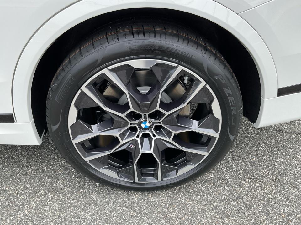 2027 BMW X7 M60i