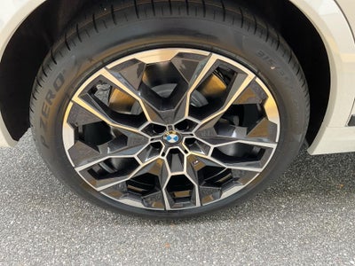 2027 BMW X7 M60i