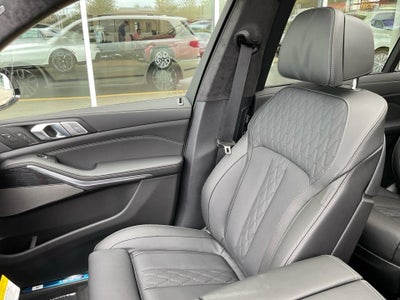2027 BMW X7 M60i