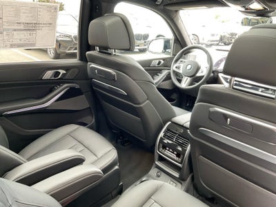 2027 BMW X7 M60i