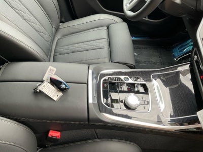 2027 BMW X7 M60i