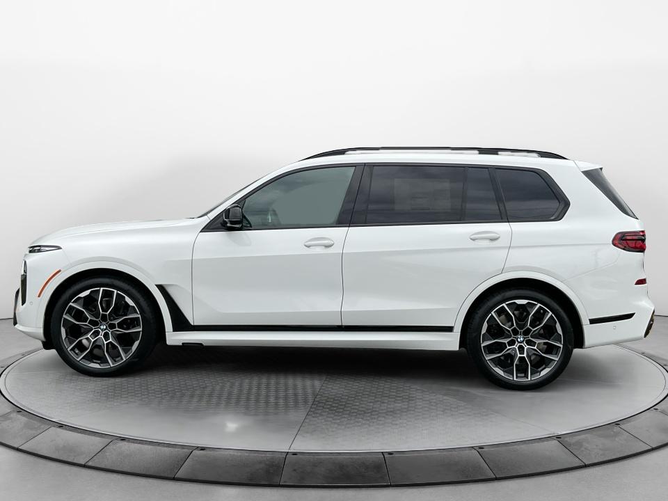 2027 BMW X7 M60i