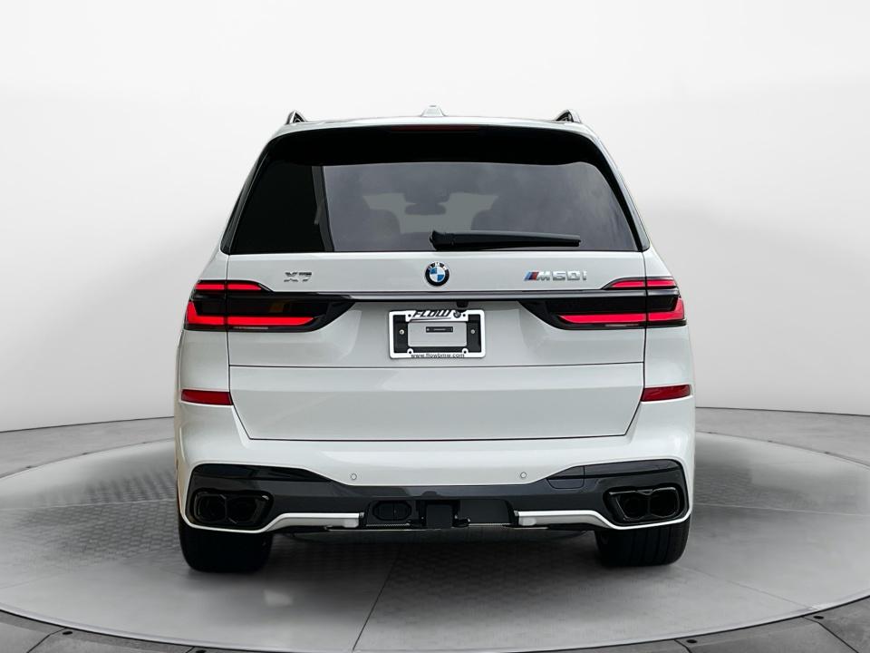 2027 BMW X7 M60i