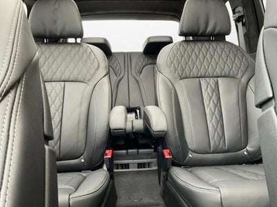 2027 BMW X7 M60i