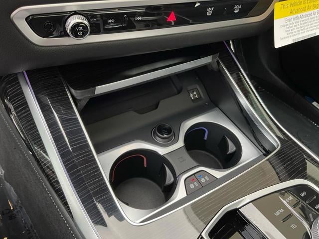 2027 BMW X7 M60i