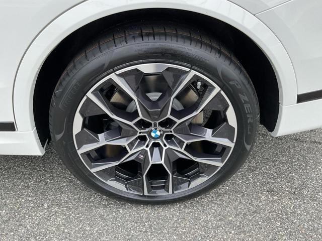 2027 BMW X7 M60i
