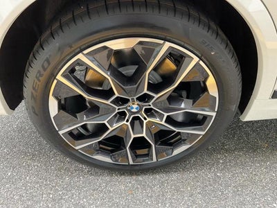 2027 BMW X7 M60i