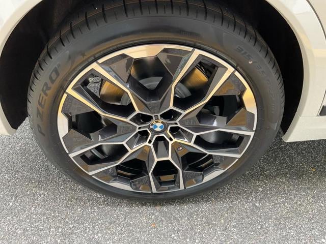 2027 BMW X7 M60i