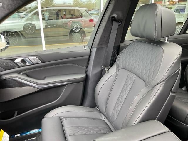 2027 BMW X7 M60i