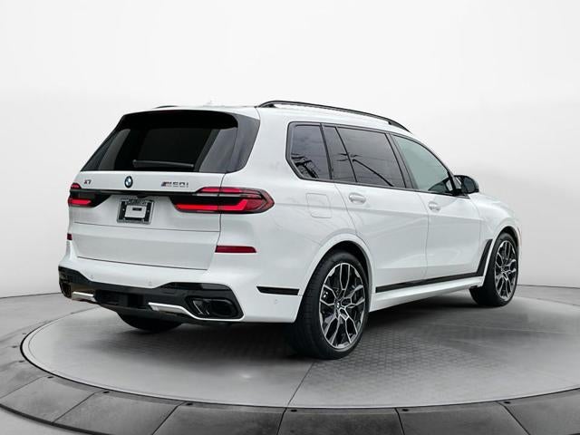 2027 BMW X7 M60i