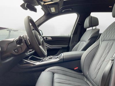 2027 BMW X7 M60i